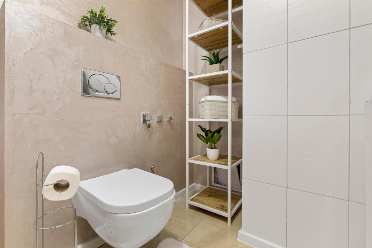 Urban Elegance Retreat Apartment Bratislava Exterior foto